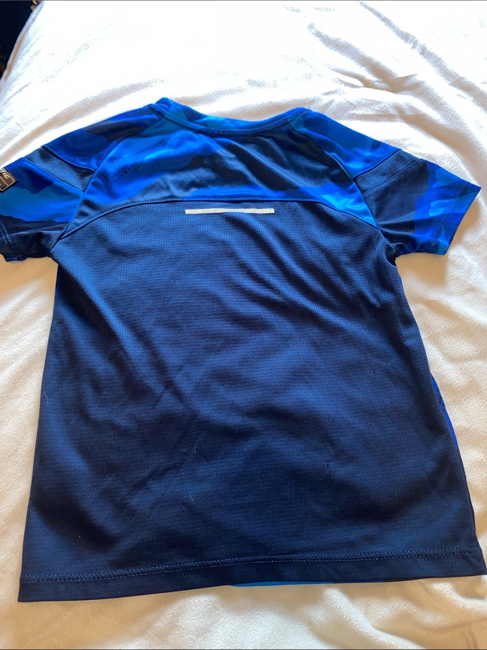 Athletic Works Kids Blue Patterned Swim Rashguard - Picture 4 of 4
